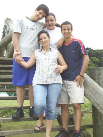 Mateus, rica, Leila e Jeremias no Parque Barigui em Curitiba. Dia 12 de fevereiro de 2006.